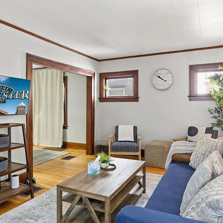 King Bed-Full Kitchen-Self Check-In-Parking-Uofr Villa Rochester Exterior foto
