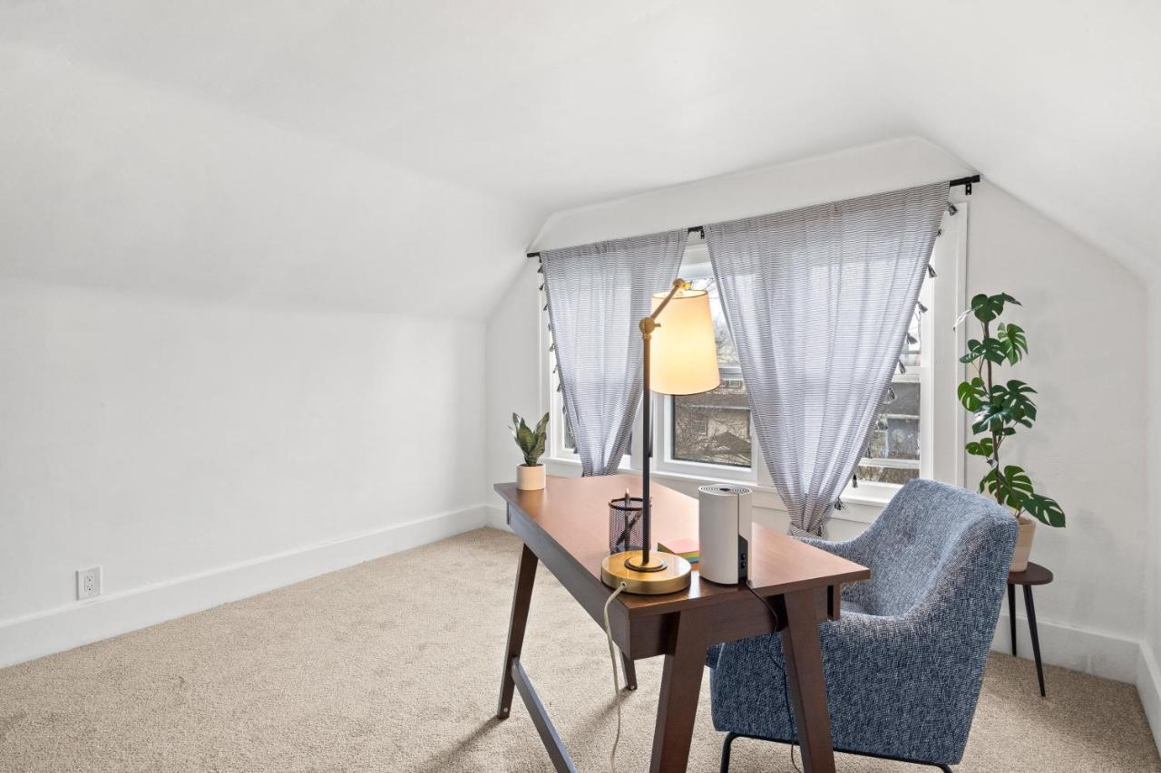 King Bed-Full Kitchen-Self Check-In-Parking-Uofr Villa Rochester Exterior foto